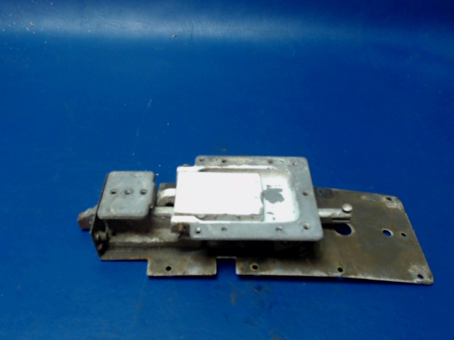 0413387-3 Cessna - Latch - LH Cabin Door